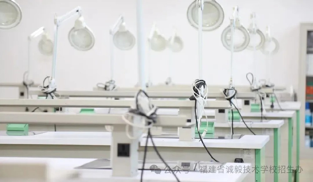 福建省诚毅技术学校的教学设施怎么样？